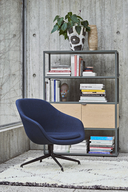 About A Lounge Chair AAL 81